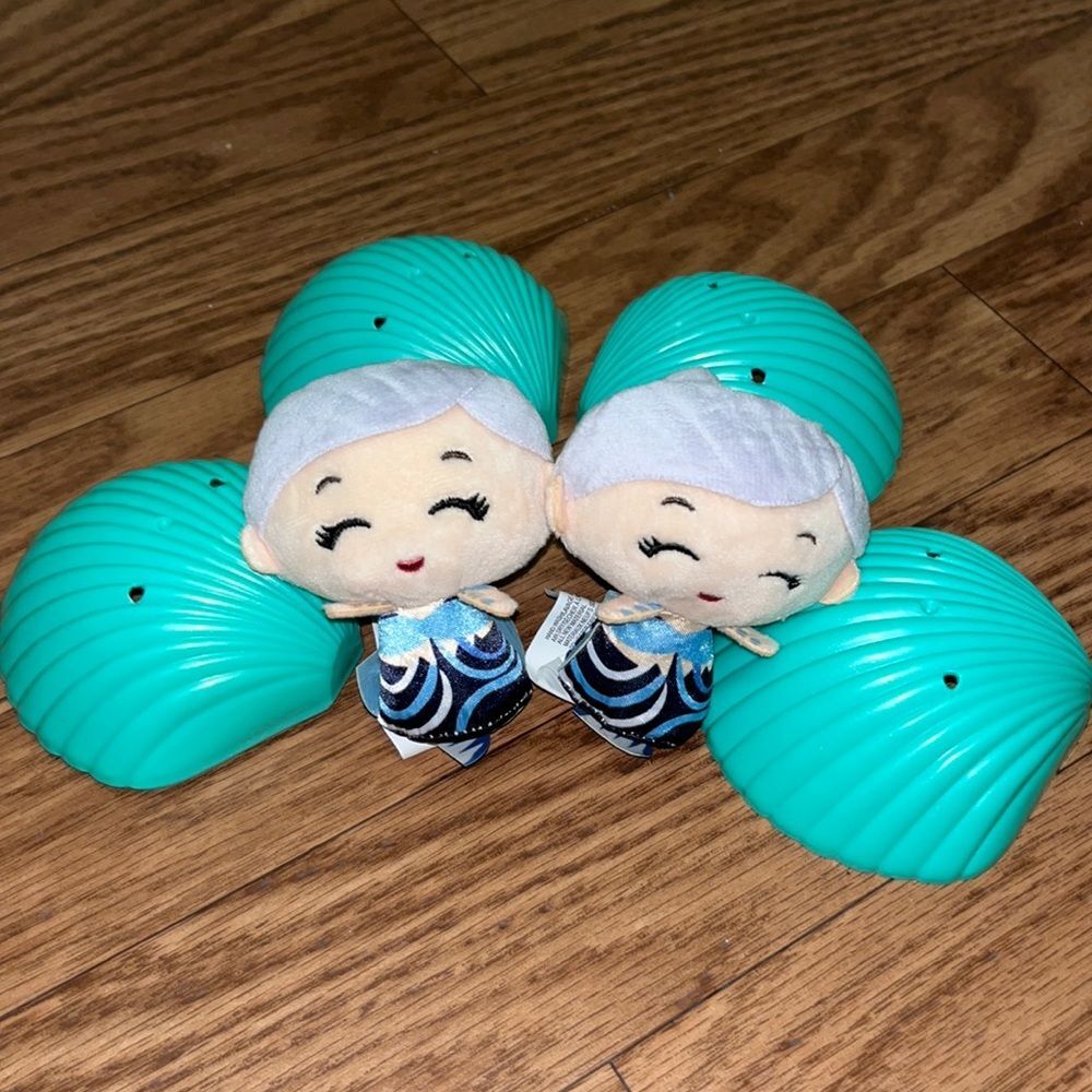 2x NEW Disney The Little Mermaid Surprise Ball Shell Beanie Mini Plushies!